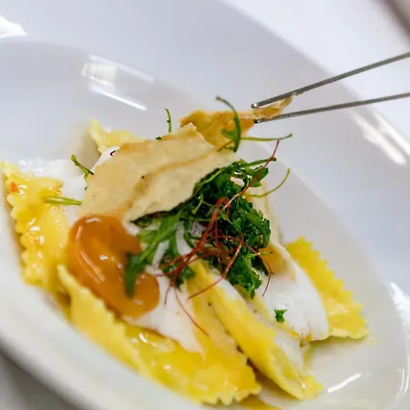 Отель Inntaler Hof 4*