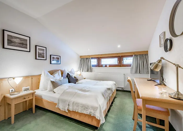 Inntaler Hof Отель Мёзерн