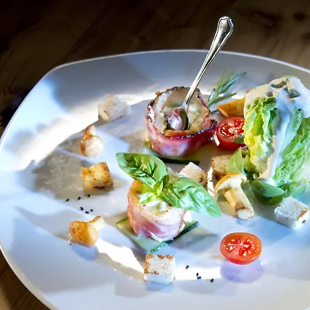 Inntaler Hof Szálloda