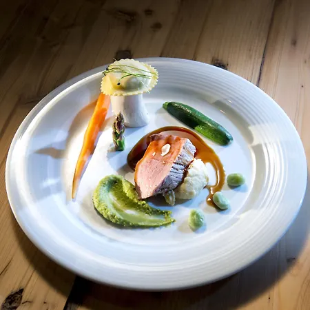 Inntaler Hof Szálloda 4*